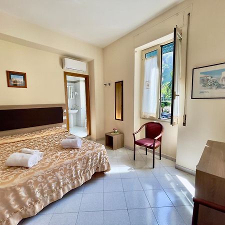 Hotel Desio Castellammare di Stabia Εξωτερικό φωτογραφία